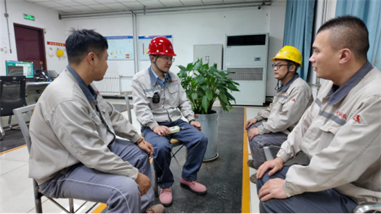 （官網(wǎng)、公眾號）濟源鋼鐵王洪杰榮獲“全國勞動模范”稱號663.jpg